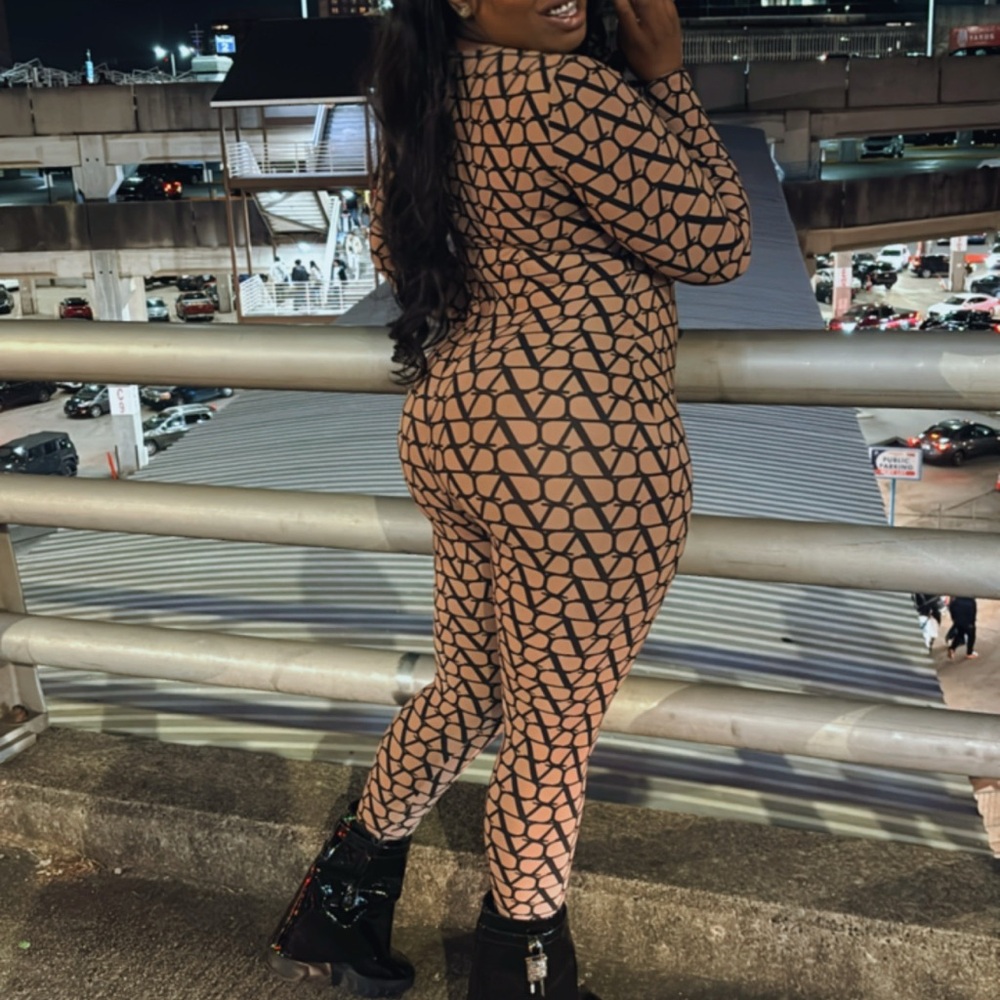 Valentino jumpsuit tan and black - Picture 2 of 3